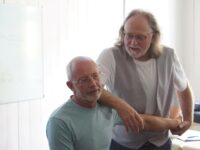 Fascial Therapy Approach to the Spine, Scapula and Thorax with Steven Goldstein 32699010_441966702941360_255946605931266048_o